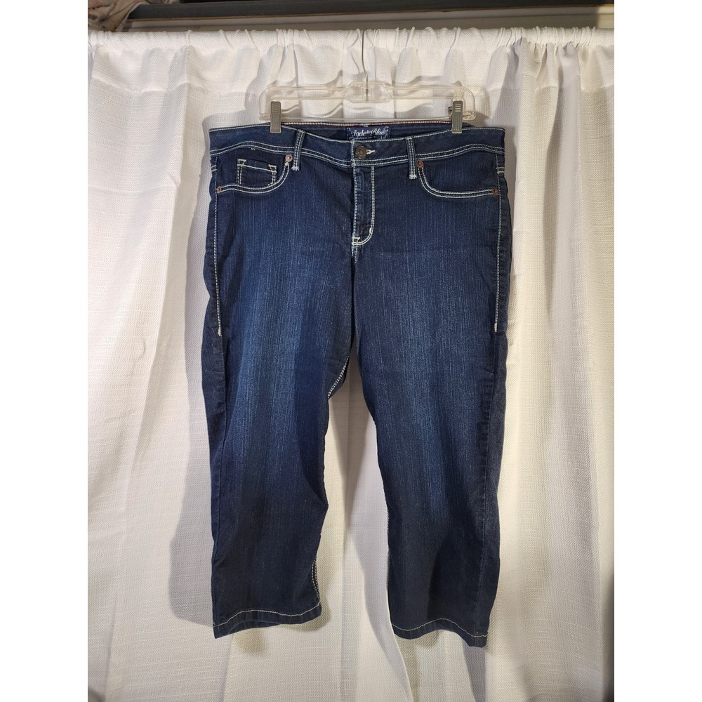 Fade to Blue Vintage Style Capri Jeans, 18W Women's Curvy, Pockets, Stretch